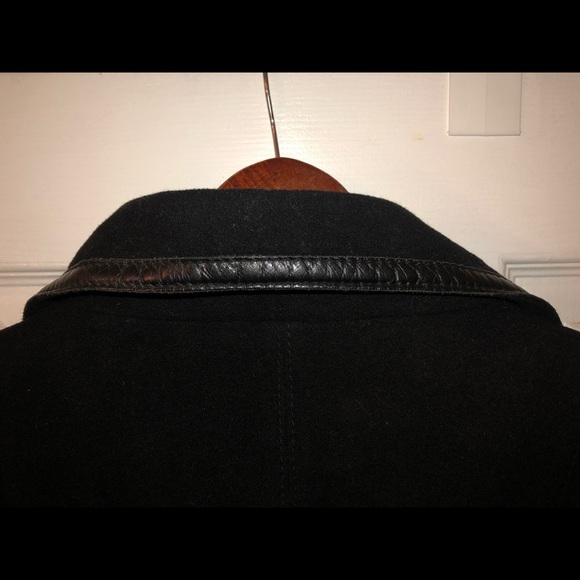 Ladies wool coat with leather trim - Picture 5 of 8
